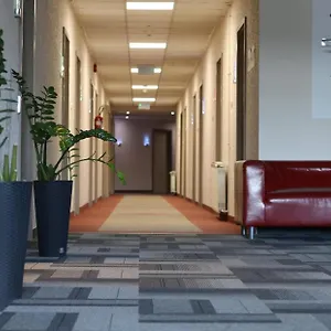 Hotel Only 15 Minutes To Center, Free Secure Parking, Budapešť